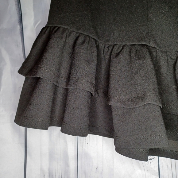 Black Ruffle pull on skirt - Picture 7 of 10
